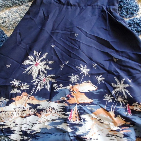 Old Navy dress - Picture 5 of 8